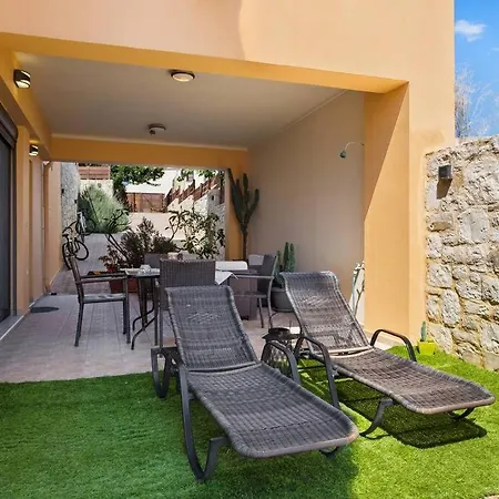 Private In Kalamaki, Chania Lägenhet